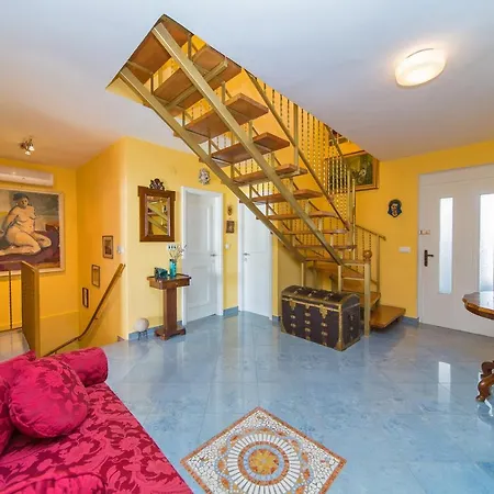 Lantoni Villa Mlini