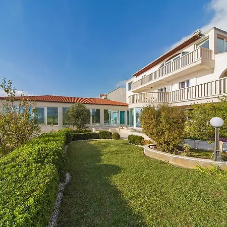 Villa Lantoni *